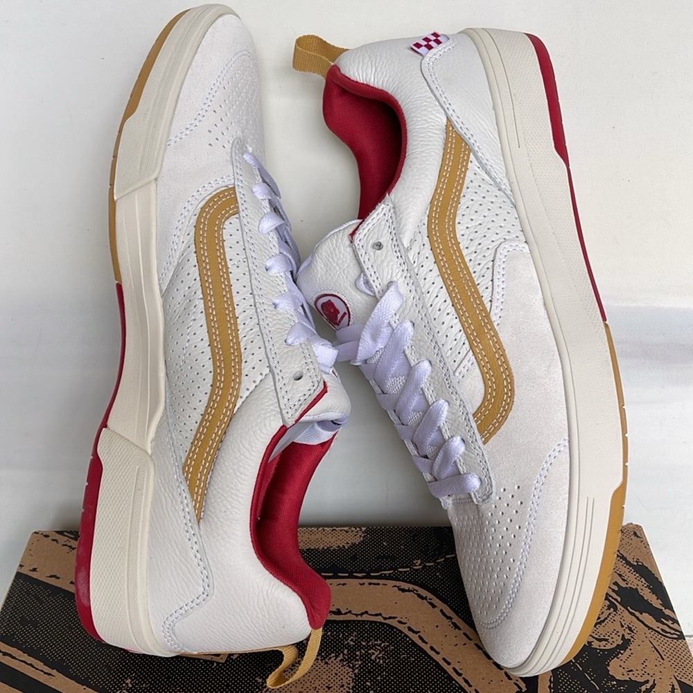 Vans WMNS Zahba Vintage Sport White Multi
VN0007QQJ5K
Sneakers - Picture 1 of 16